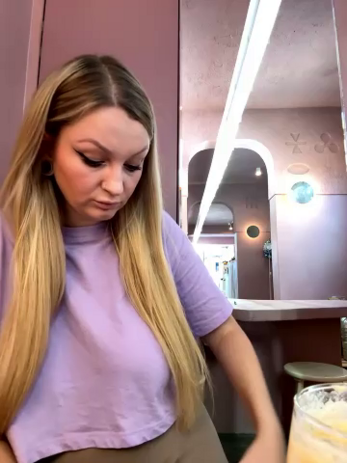 Teya_moon_