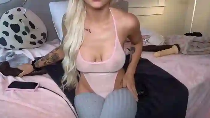 2024/08/08/stripchat-emmagray001-21-30-40