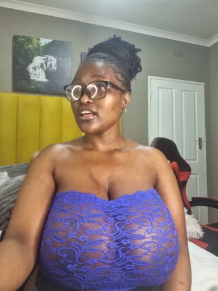 Bustygoddess32