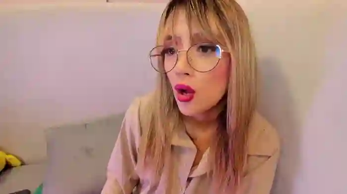 2024/08/08/stripchat-sabrina_cole-05-26-23