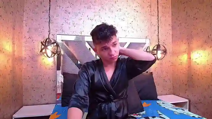 2024/08/08/stripchat-danielbluestar-23-14-16