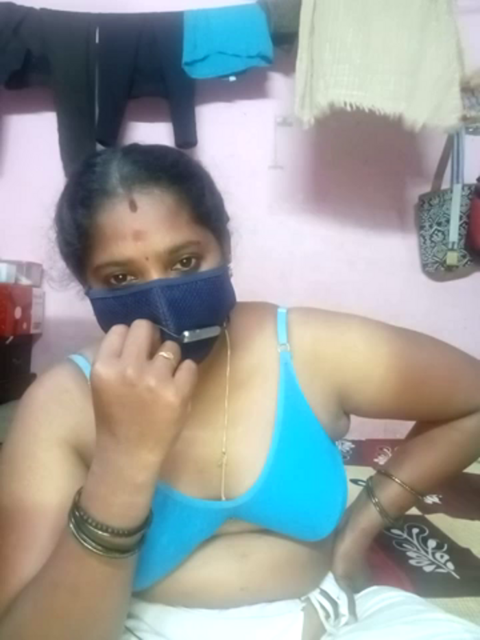 tamilvillagecouple1