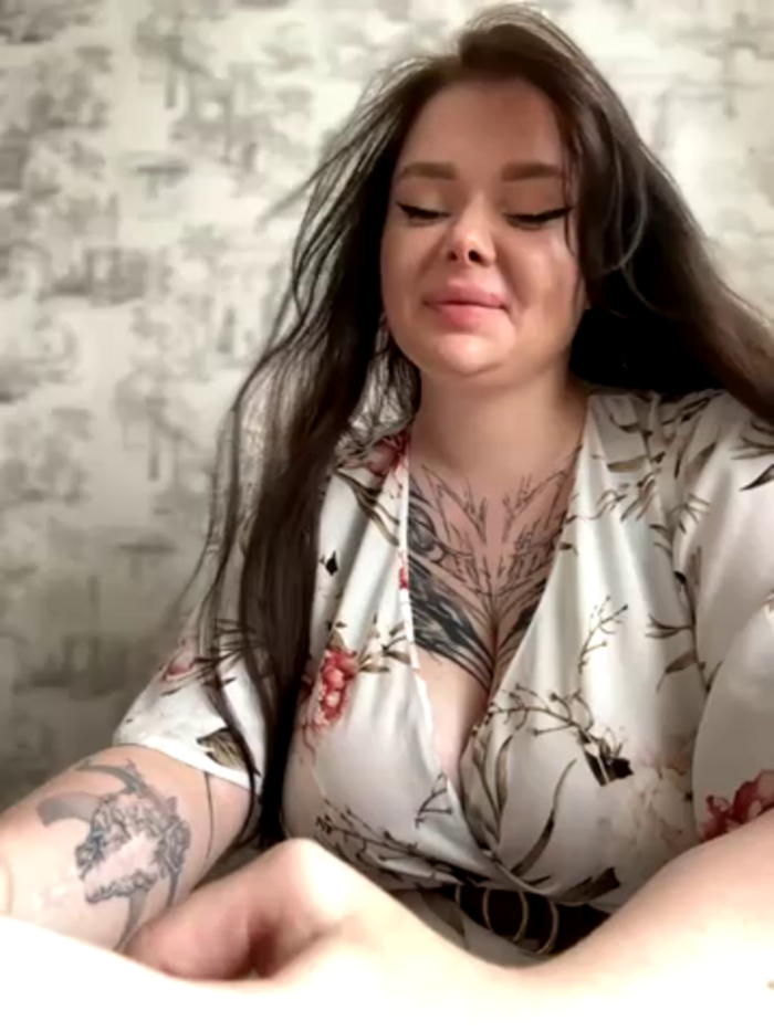 MommyDimitrescu_