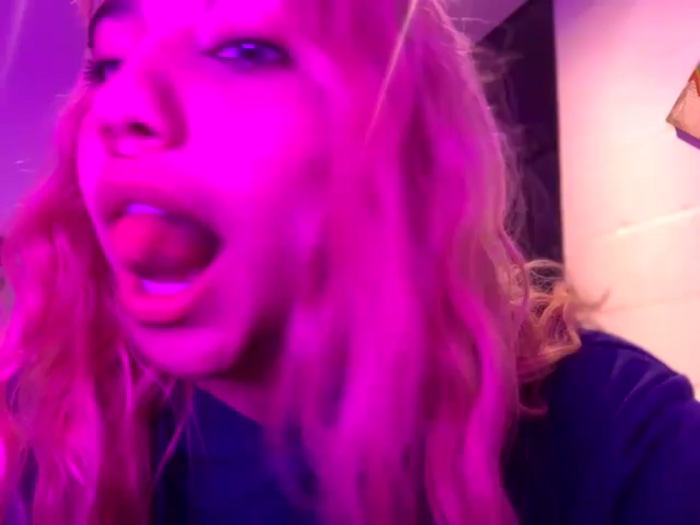 MIA_CUUTE-