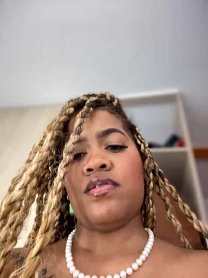 riri_brunnete