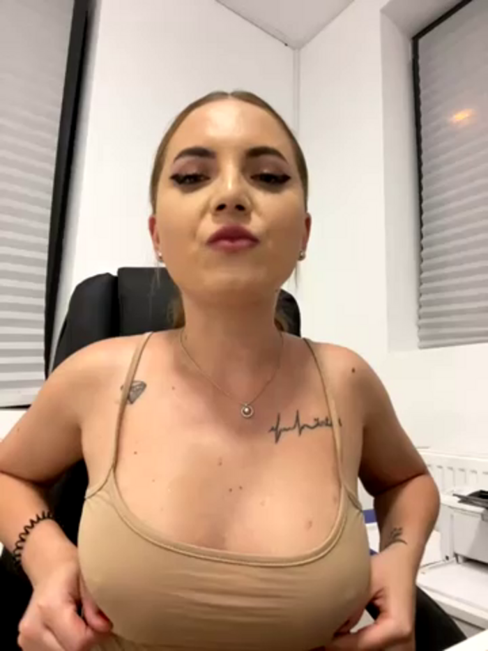 AvaGianna
