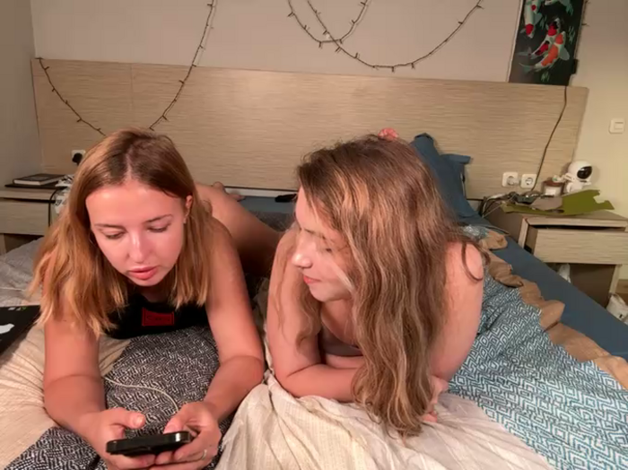 Nura_n_Sarah