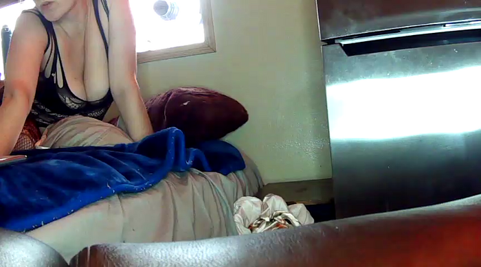 lilyhornyhousewife