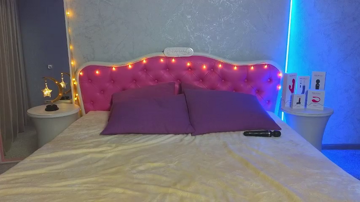 Ariana_Petite
