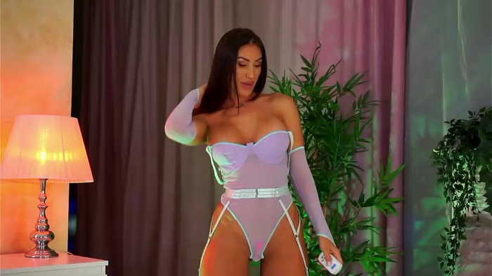 Evelyn_Evyyy