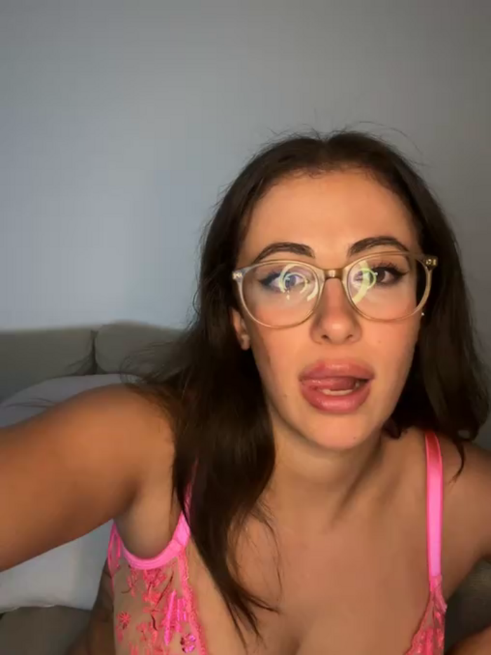 Mina_Khalifa