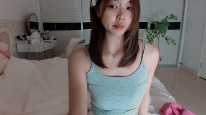 -Lucky_Girl