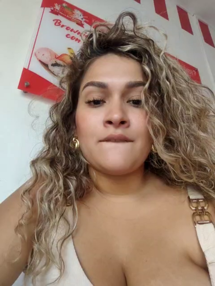 Sara_smiiith211
