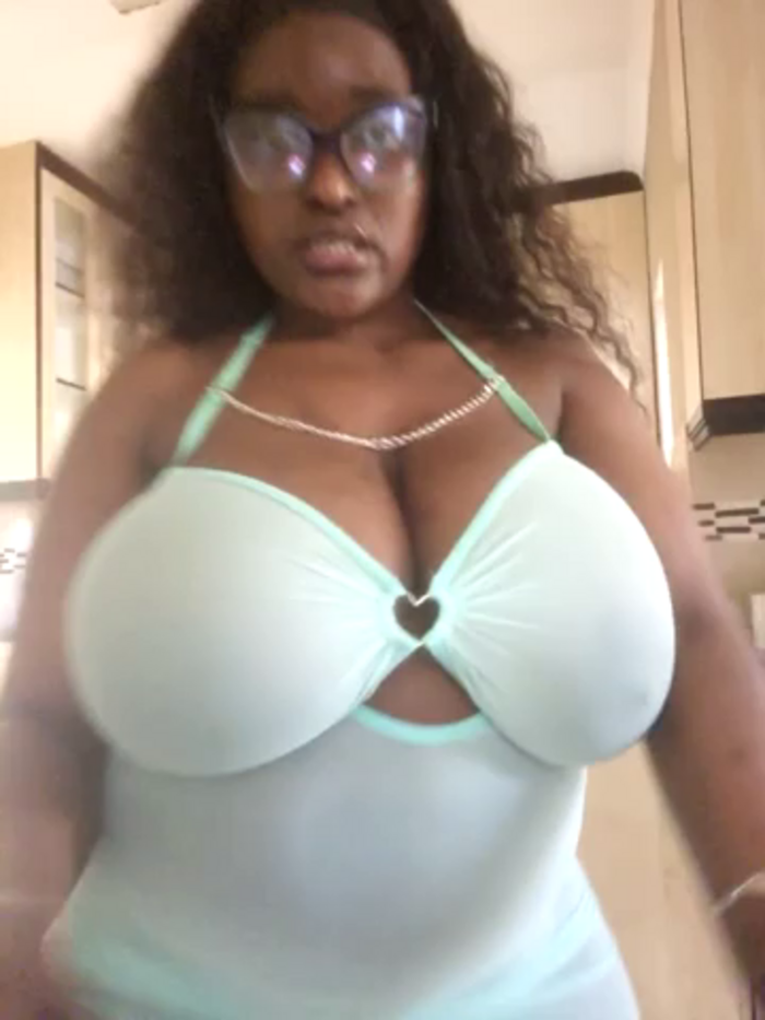 Bustygoddess32