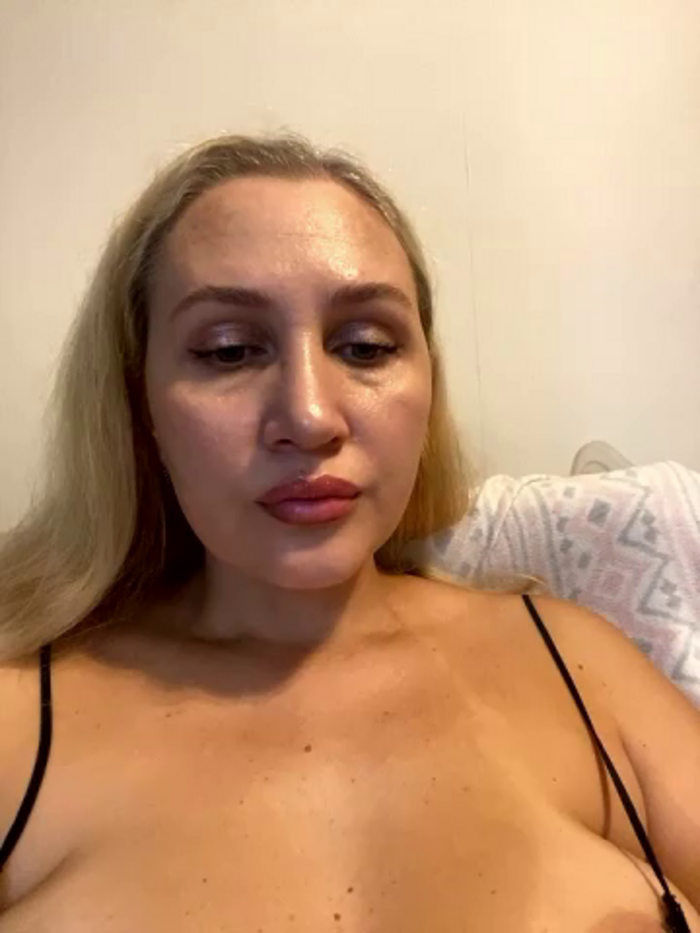 YourBlondee