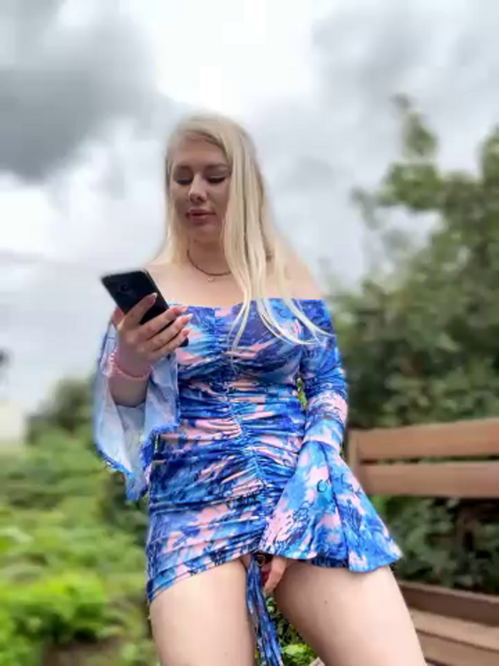 LaraHollywood