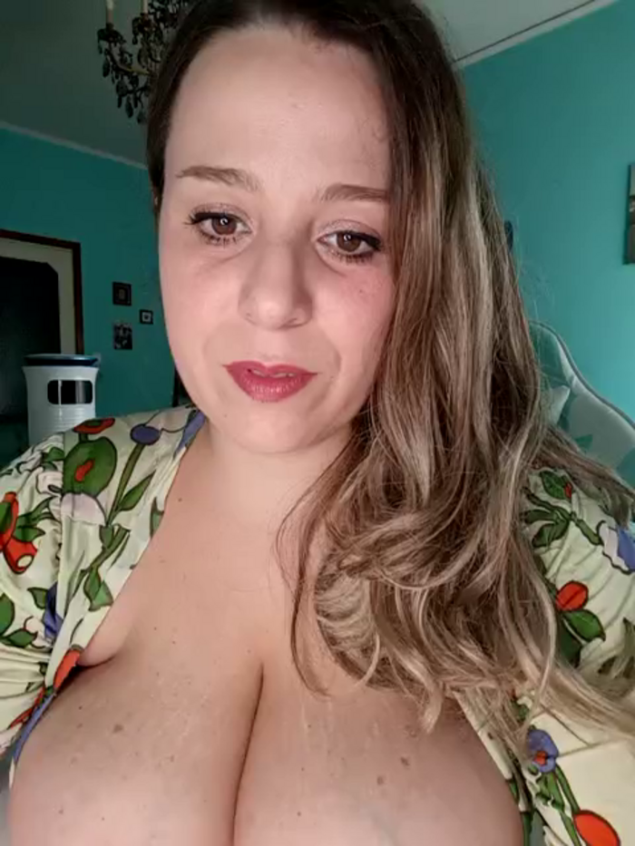 Emma96_hot