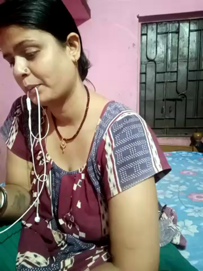 Hot_Pakhi