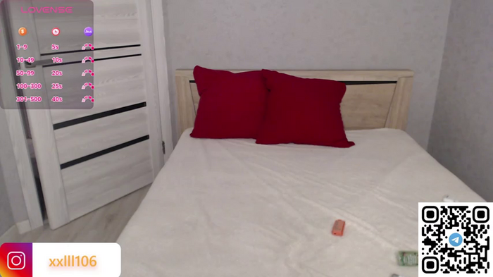 Naomi_Girly