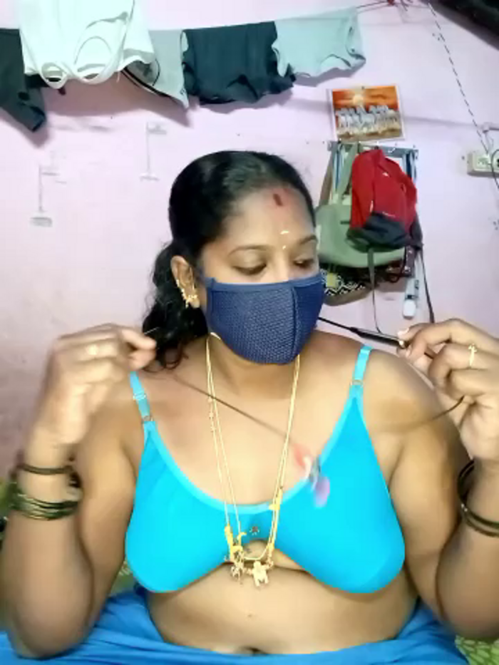 tamilvillagecouple1