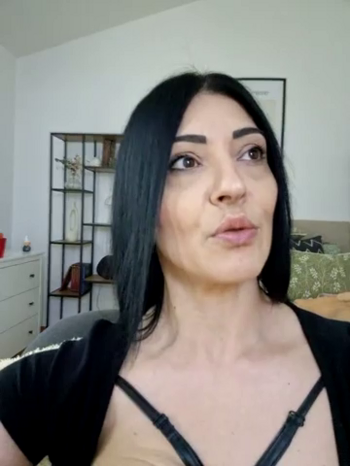 AryaSummersReal