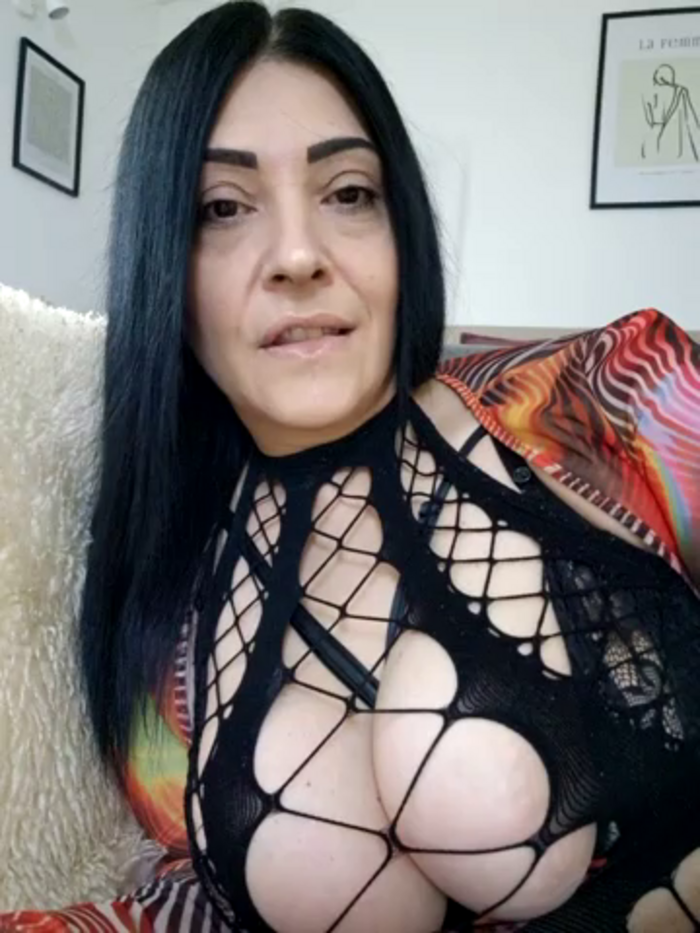 AryaSummersReal