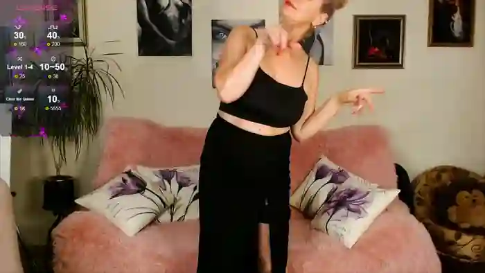 2024/08/22/stripchat-riley_annet-18-09-43