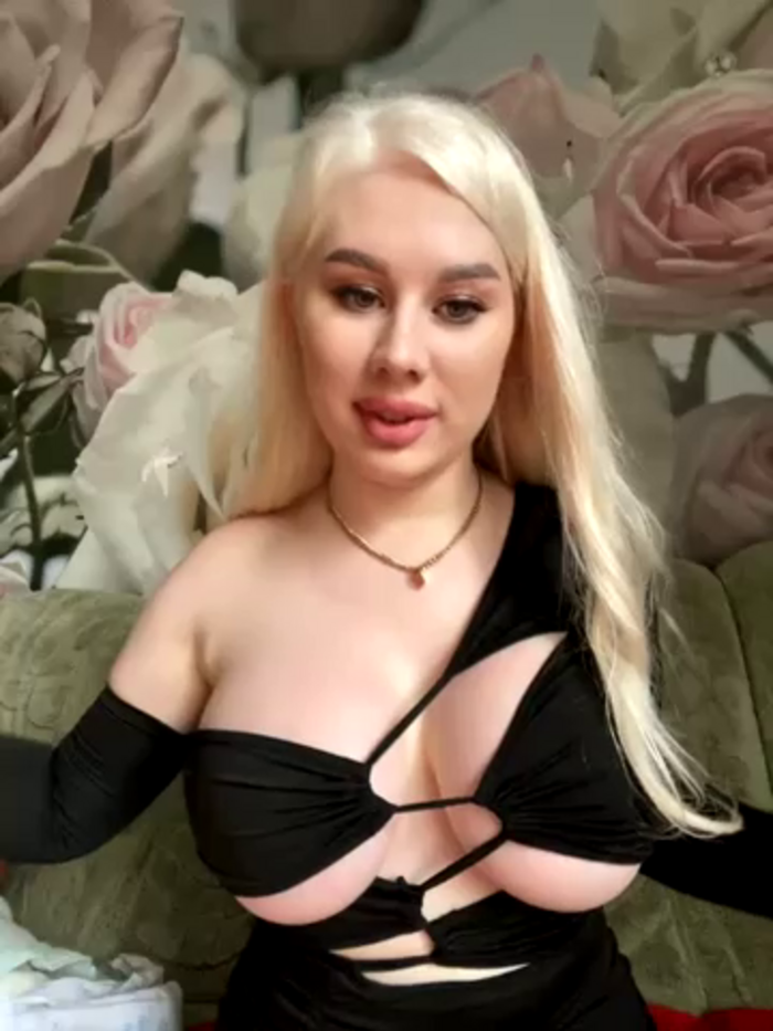 LaraHollywood