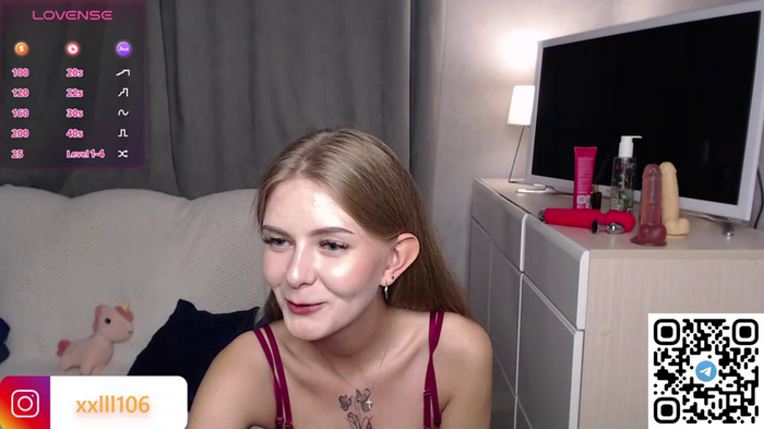 Naomi_Girly