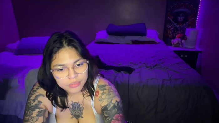 miacanela_xo