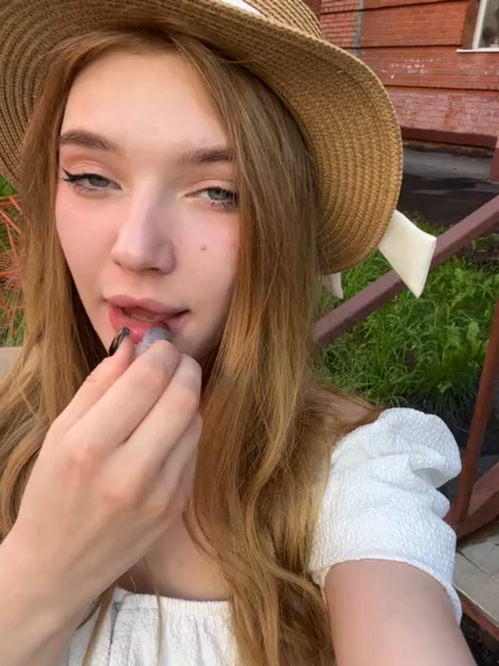 AmmyHot