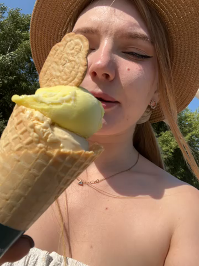 AmmyHot