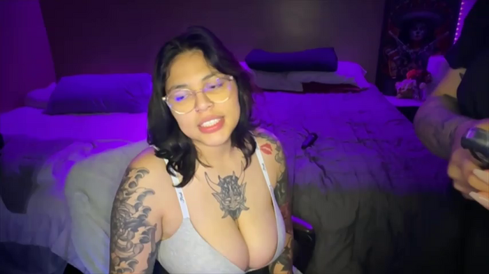 miacanela_xo