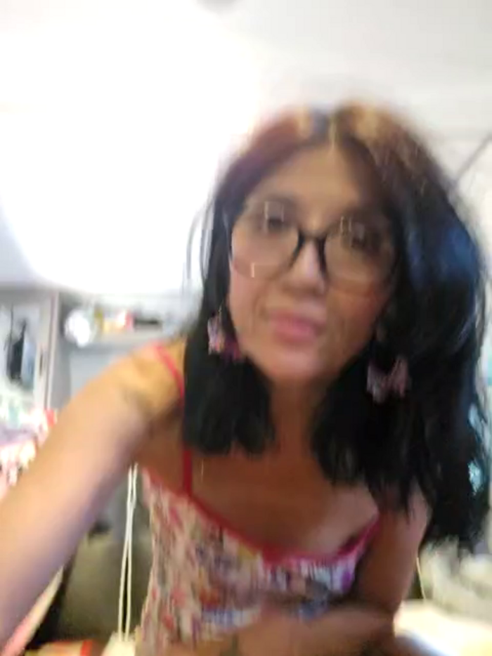 Skinnychinamilf