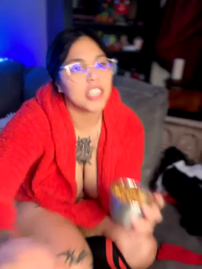 miacanela_xo