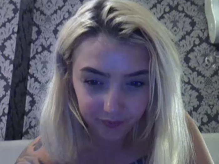 LucyLuxee19
