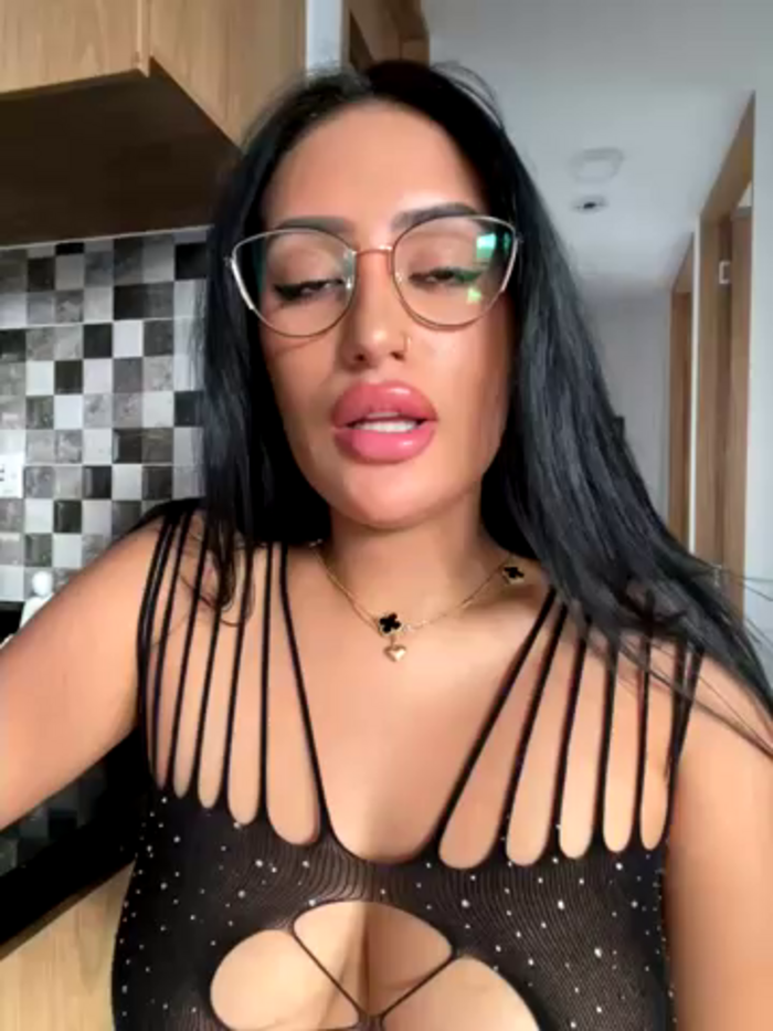 HELLEN_SANTOS