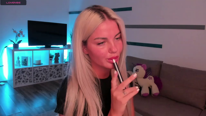 Nia_Blondie_X