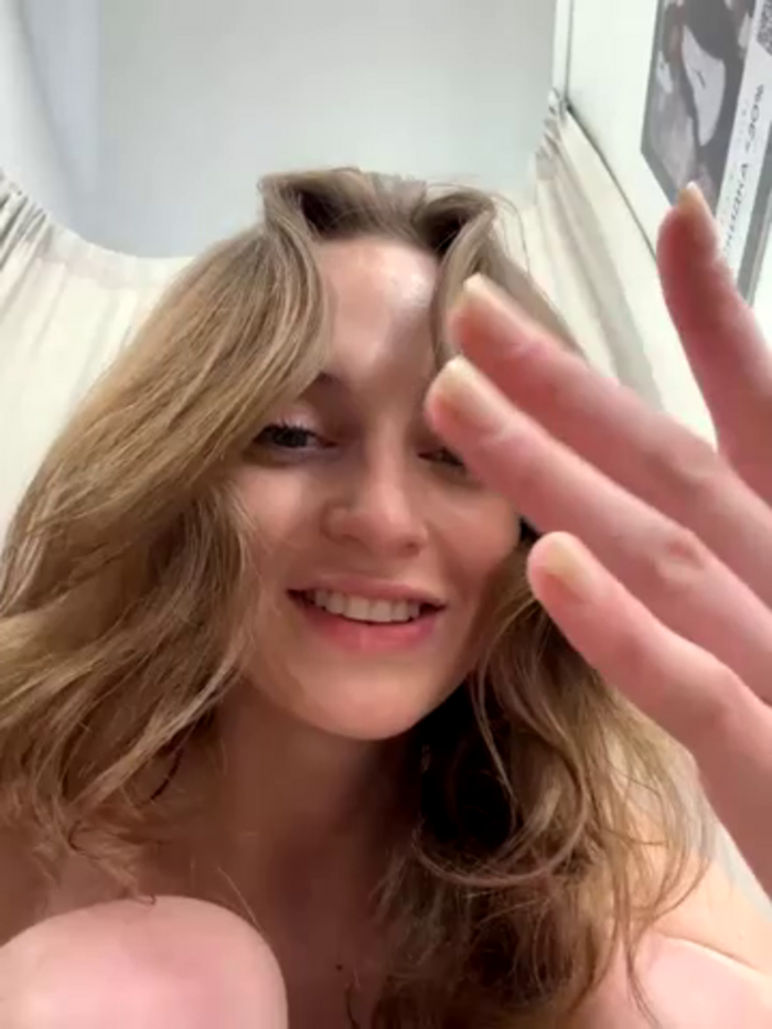 -AngelAri-