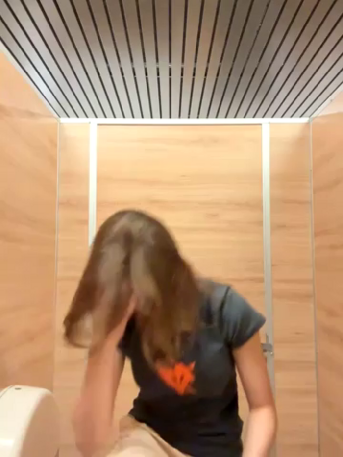 -AngelAri-