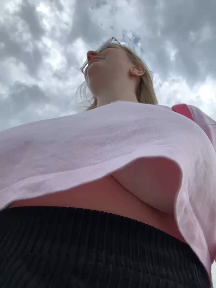 Teya_moon_