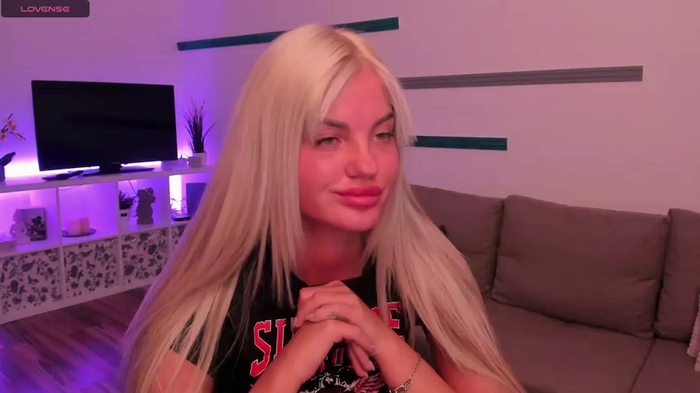 Nia_Blondie_X
