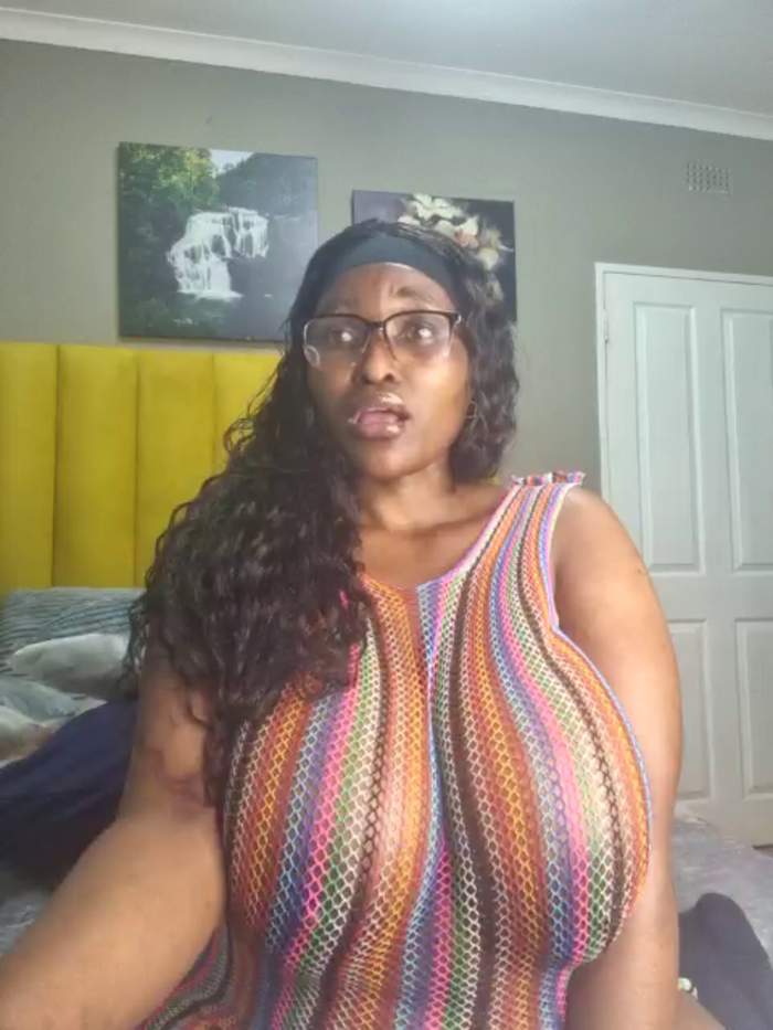 Bustygoddess32