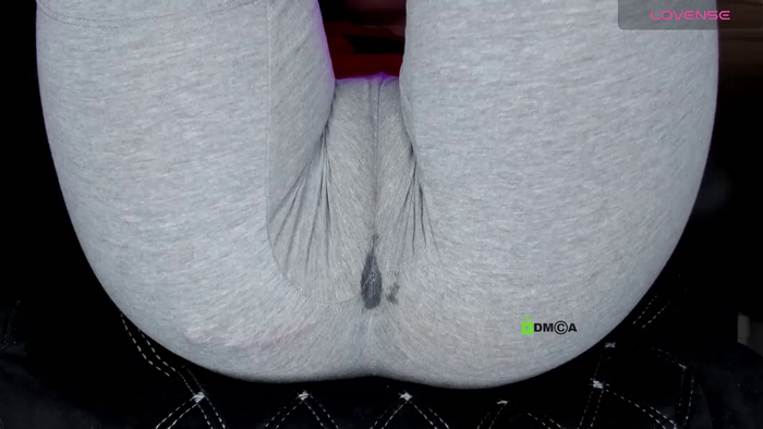 Cameltoy_squirt_inPants