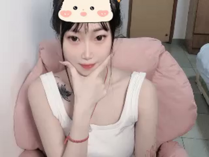 v-vivian
