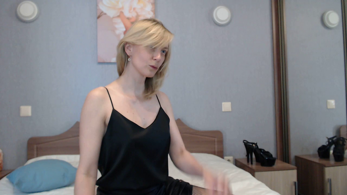 AvelinaLeoni