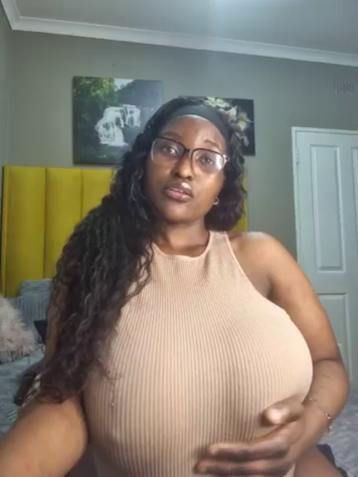Bustygoddess32
