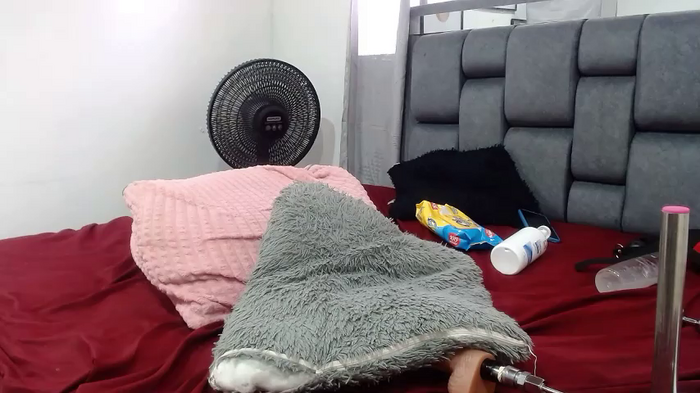 Couple_Gold69
