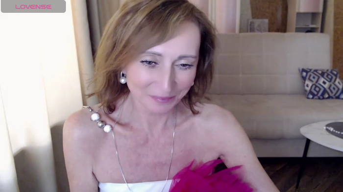 HornyMilf_777