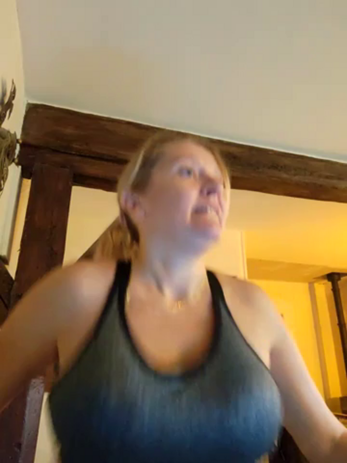 lady_charlyne